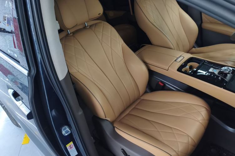 Used Denza D9 2022 DM-i 970 Four-Wheel Drive Flagship Model Right Front Seat