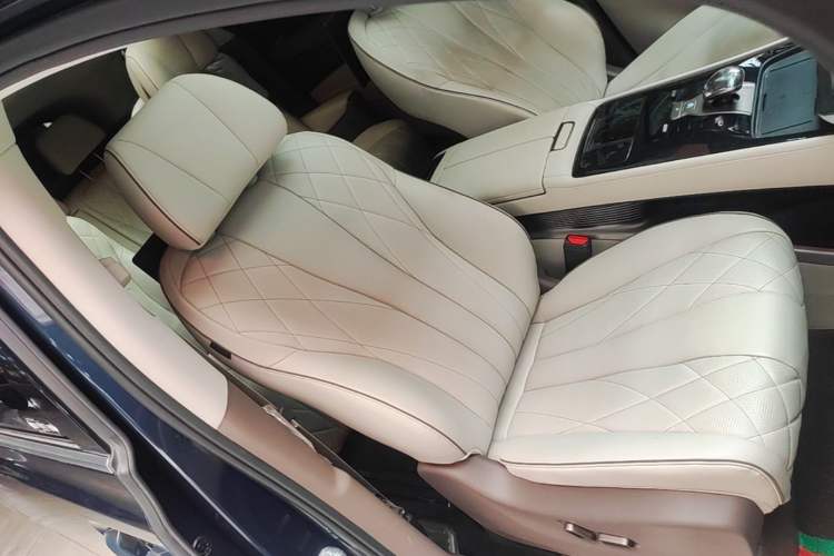 Used Denza D9 2022 DM-i 970 Four-Wheel Drive Prestige Model Right Front Seat