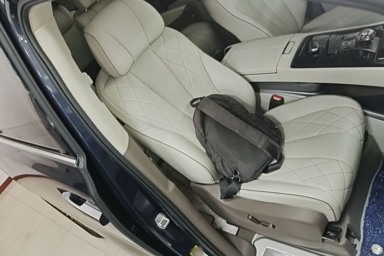 Used Denza D9 2022 DM-i 970 Four-Wheel Drive Flagship Model Right Front Seat