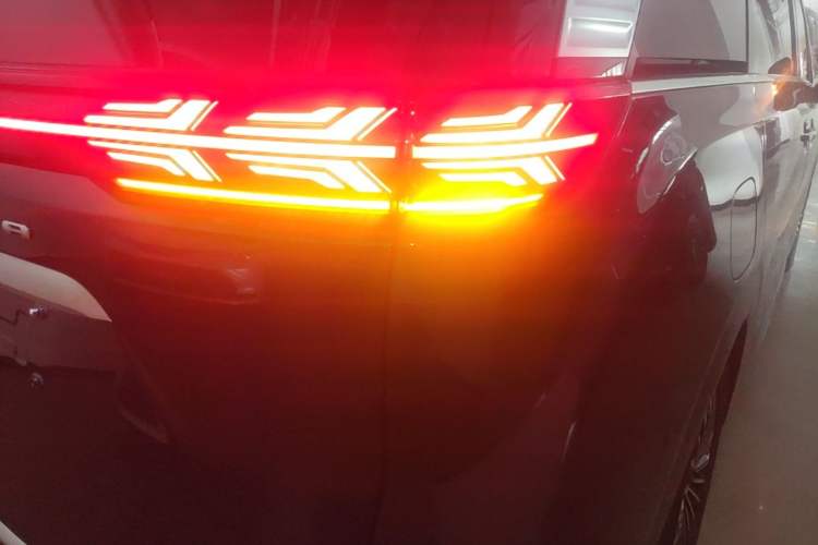 Used Denza D9 2022 DM-i 1040 Prestige Model Right Rear Taillight