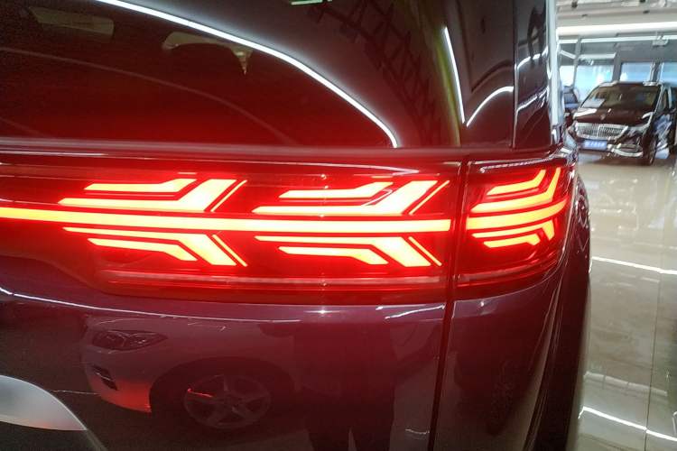 Used Denza D9 2022 DM-i 1040 Prestige Model Right Rear Taillight