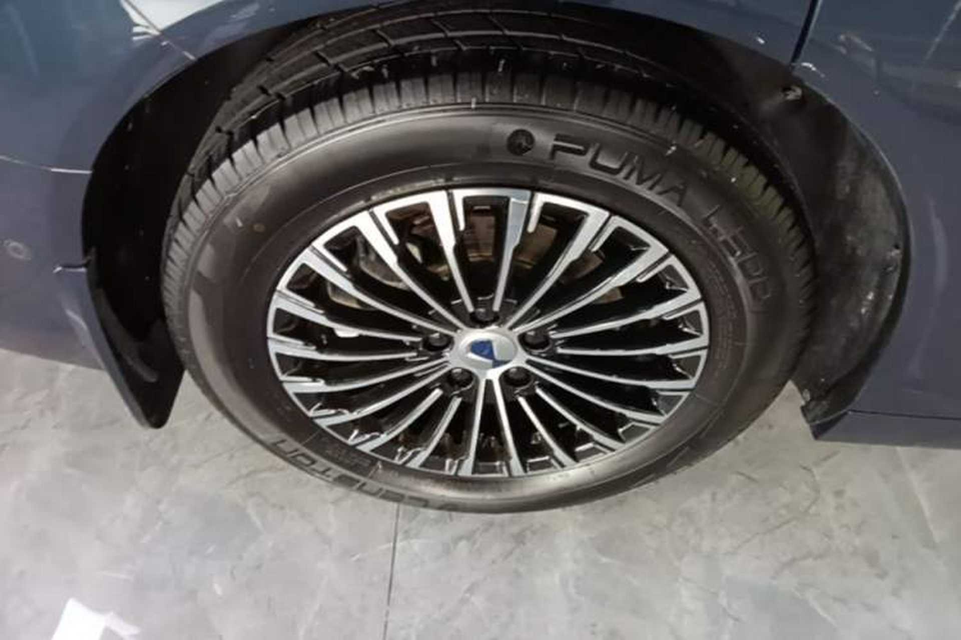 Used Denza D9 2022 DM-i 970 Four-Wheel Drive Flagship Model Right Rear Wheel Hub