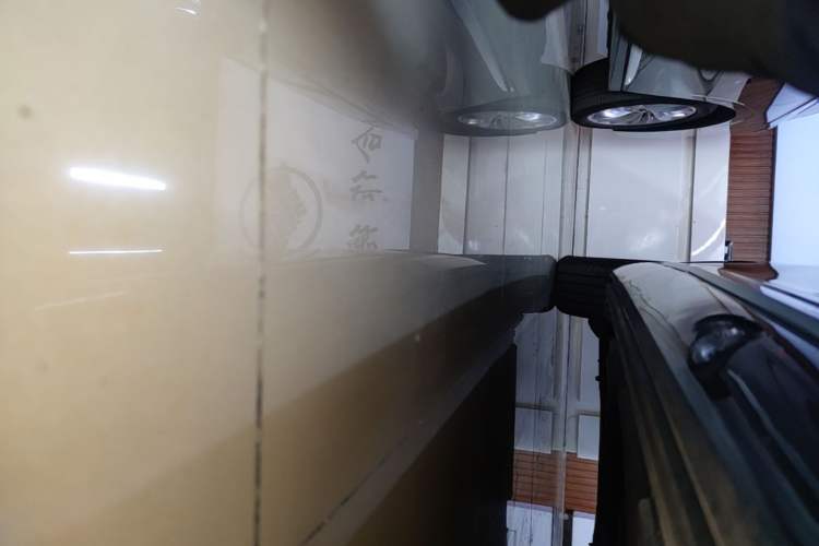 Used Denza D9 2022 DM-i 945 Luxury Model Right Side Sill