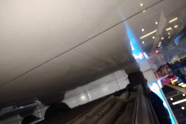 Used Denza D9 2022 DM-i 970 Four-Wheel Drive Flagship Model Right Side Sill