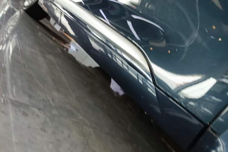 Used Denza D9 2022 DM-i 970 Four-Wheel Drive Flagship Model Right Side Sill