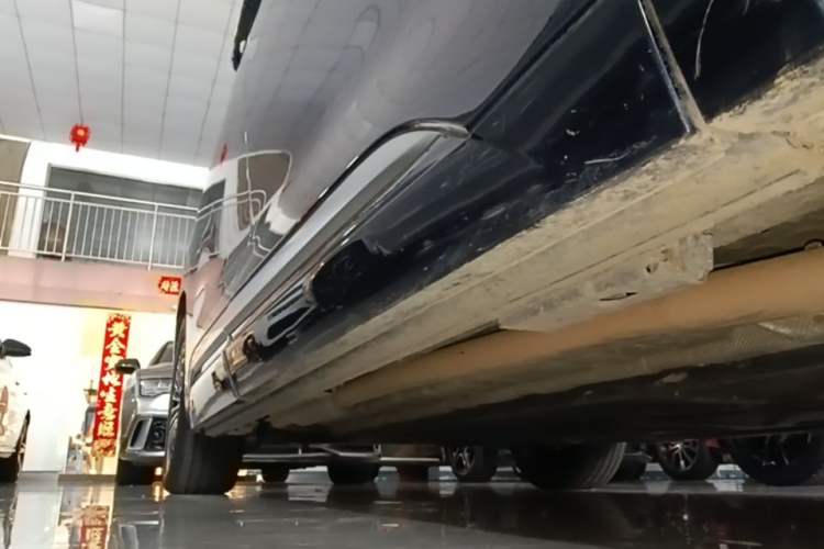 Used Denza D9 2022 DM-i 970 Four-Wheel Drive Prestige Model Right Side Sill