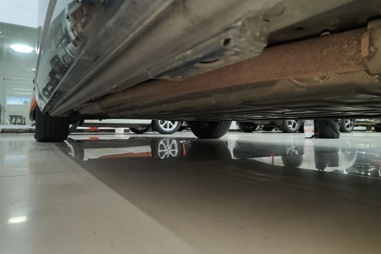Used Denza D9 2022 DM-i 970 Four-Wheel Drive Flagship Model Right Side Sill