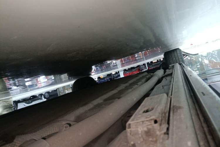 Used Denza D9 2022 DM-i 970 Four-Wheel Drive Flagship Model Right Side Sill