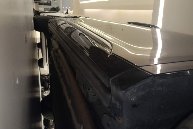 Used Denza D9 2022 DM-i 970 Four-Wheel Drive Flagship Model Right Side Sill