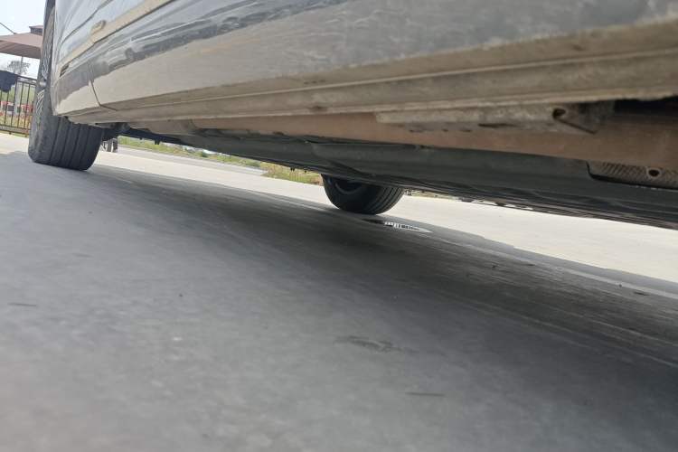 Used Denza D9 2022 DM-i 970 Four-Wheel Drive Prestige Model Right Side Sill