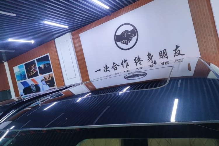 Used Denza D9 2022 DM-i 945 Luxury Model Roof