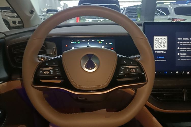 Used Denza D9 2022 DM-i 970 Four-Wheel Drive Flagship Model Steering Wheel