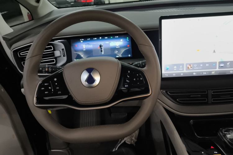Used Denza D9 2022 DM-i 970 Four-Wheel Drive Flagship Model Steering Wheel