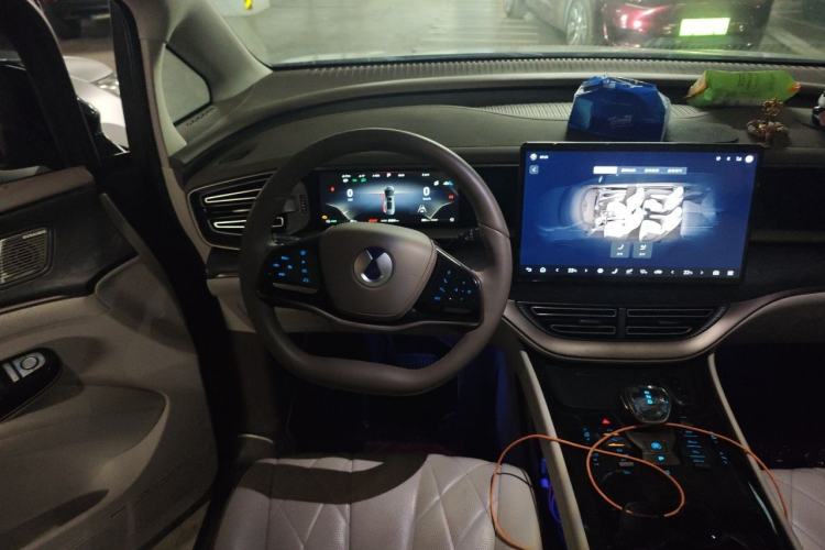 Used Denza D9 2022 DM-i 1040 Prestige Model Steering Wheel