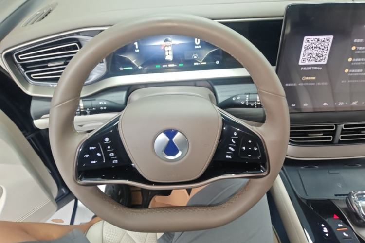 Used Denza D9 2022 DM-i 970 Four-Wheel Drive Prestige Model Steering Wheel