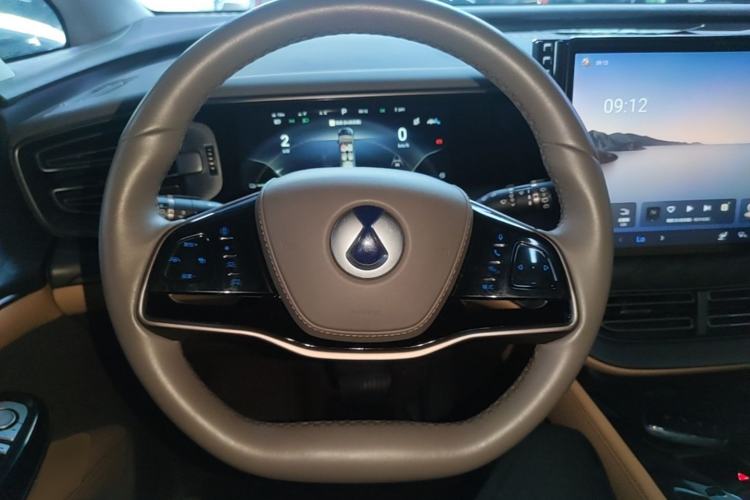 Used Denza D9 2022 DM-i 945 Luxury Model Steering Wheel
