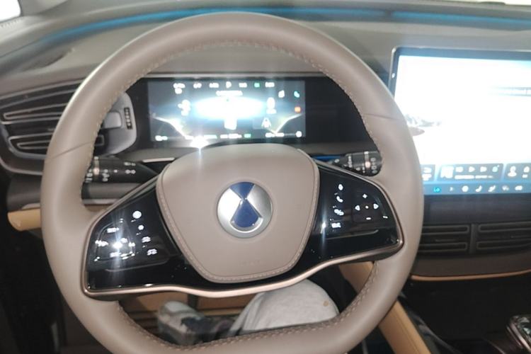 Used Denza D9 2022 DM-i 970 Four-Wheel Drive Flagship Model Steering Wheel