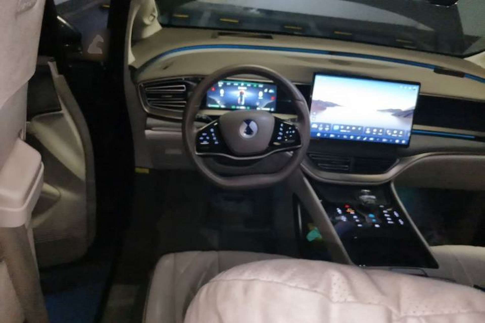 Used Denza D9 2022 DM-i 970 Four-Wheel Drive Flagship Model Steering Wheel