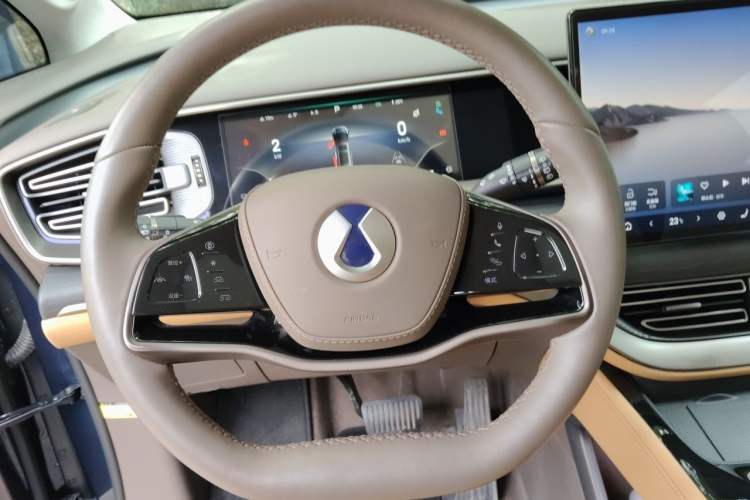 Used Denza D9 2022 DM-i 970 Four-Wheel Drive Flagship Model Steering Wheel