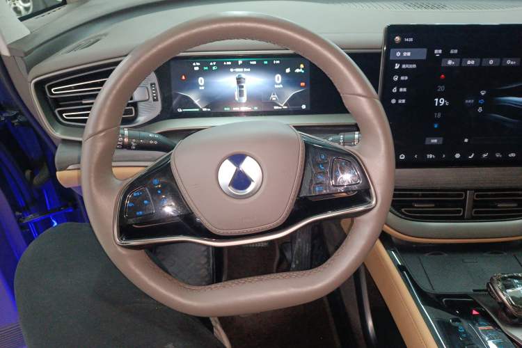 Used Denza D9 2022 DM-i 970 Four-Wheel Drive Flagship Model Steering Wheel