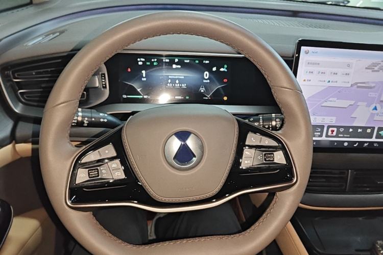 Used Denza D9 2022 DM-i 970 Four-Wheel Drive Flagship Model Steering Wheel