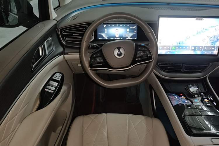 Used Denza D9 2022 DM-i 970 Four-Wheel Drive Flagship Model Steering Wheel