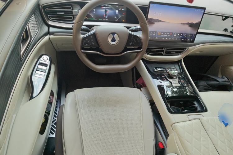 Used Denza D9 2022 DM-i 970 Four-Wheel Drive Flagship Model Steering Wheel
