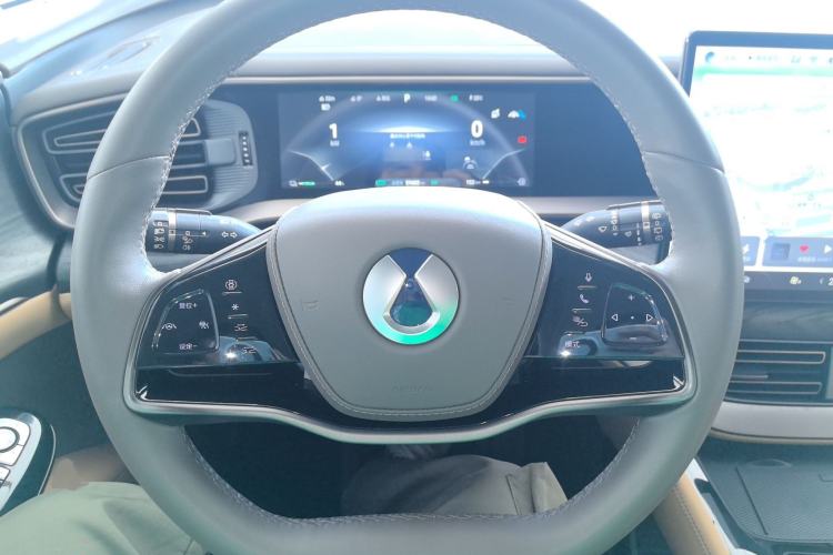 Used Denza D9 2022 DM-i 1040 Prestige Model Steering Wheel