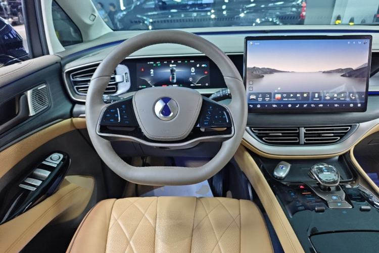 Used Denza D9 2022 DM-i 970 Four-Wheel Drive Flagship Model Steering Wheel