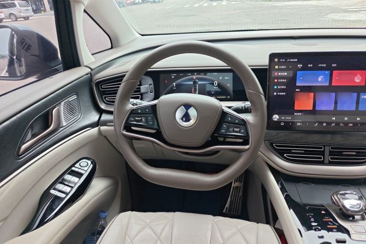 Used Denza D9 2022 DM-i 1040 Prestige Model Steering Wheel