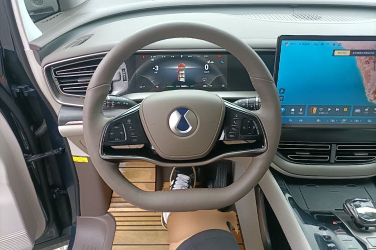 Used Denza D9 2022 DM-i 970 Four-Wheel Drive Flagship Model Steering Wheel