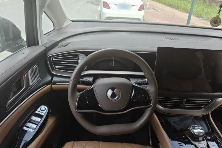 Used Denza D9 2022 DM-i 1040 Prestige Model Steering Wheel