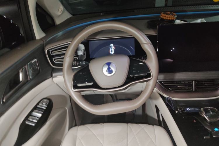 Used Denza D9 2022 DM-i 970 Four-Wheel Drive Flagship Model Steering Wheel