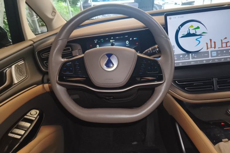 Used Denza D9 2022 DM-i 970 Four-Wheel Drive Flagship Model Steering Wheel
