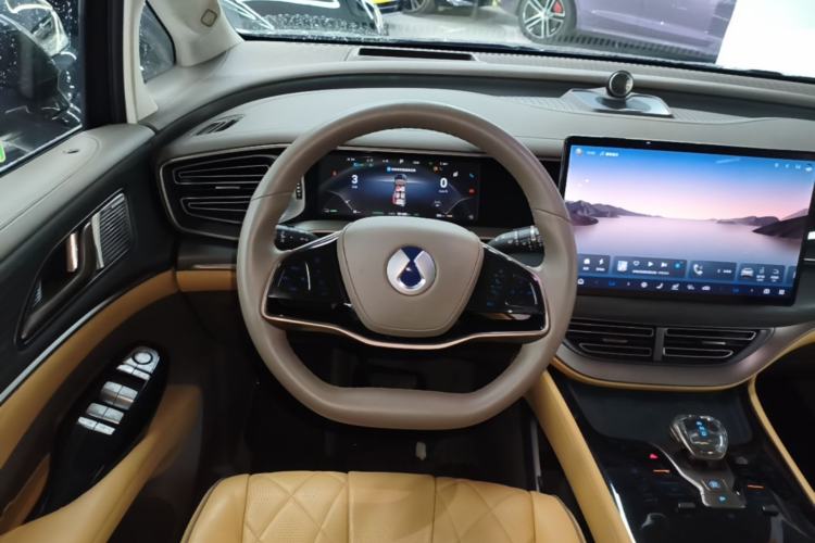 Used Denza D9 2022 DM-i 970 Four-Wheel Drive Flagship Model Steering Wheel