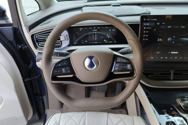Used Denza D9 2022 DM-i 970 Four-Wheel Drive Prestige Model Steering Wheel