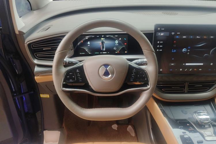 Used Denza D9 2022 DM-i 1040 Prestige Model Steering Wheel