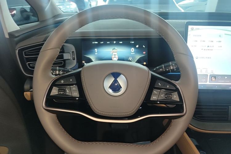 Used Denza D9 2022 DM-i 970 Four-Wheel Drive Flagship Model Steering Wheel