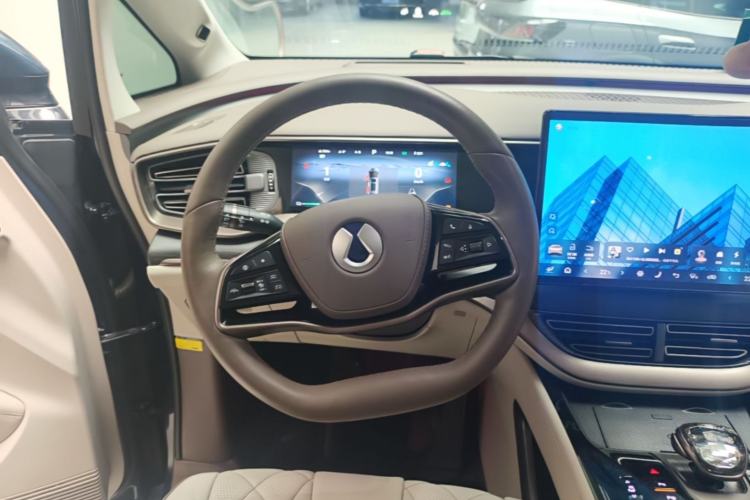 Used Denza D9 2022 DM-i 970 Four-Wheel Drive Flagship Model Steering Wheel