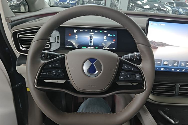 Used Denza D9 2022 DM-i 970 Four-Wheel Drive Flagship Model Steering Wheel