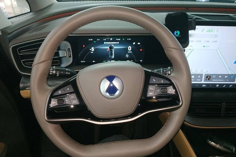 Used Denza D9 2022 DM-i 1040 Prestige Model Steering Wheel