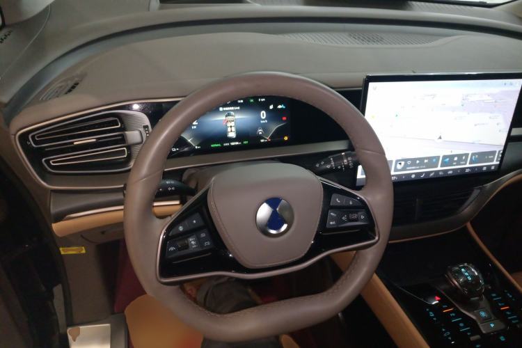 Used Denza D9 2022 DM-i 970 Four-Wheel Drive Flagship Model Steering Wheel