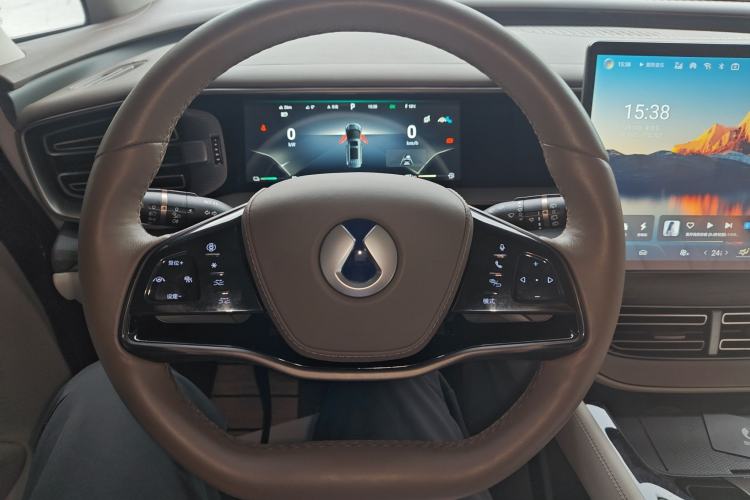Used Denza D9 2022 DM-i 970 Four-Wheel Drive Prestige Model Steering Wheel