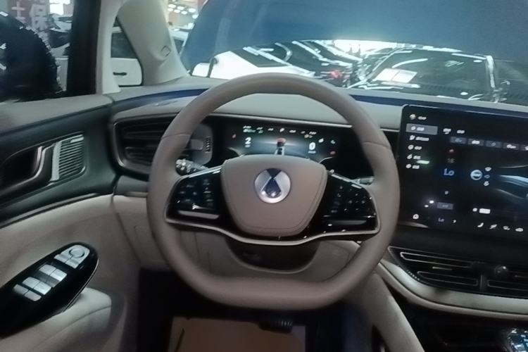 Used Denza D9 2022 DM-i 970 Four-Wheel Drive Flagship Model Steering Wheel