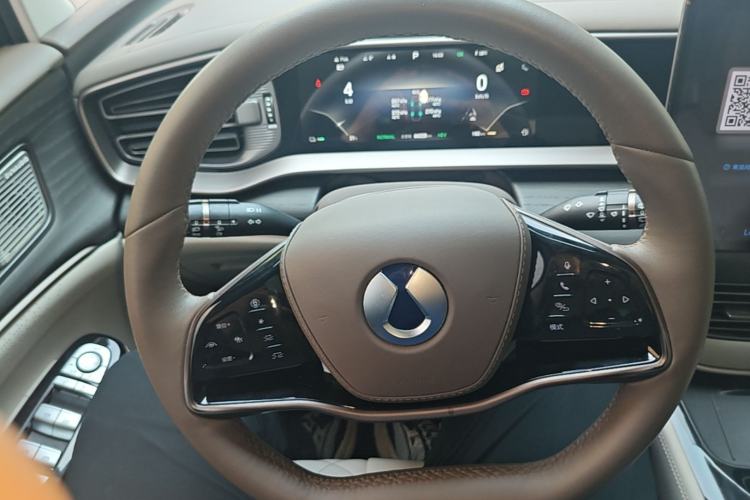 Used Denza D9 2022 DM-i 970 Four-Wheel Drive Prestige Model Steering Wheel
