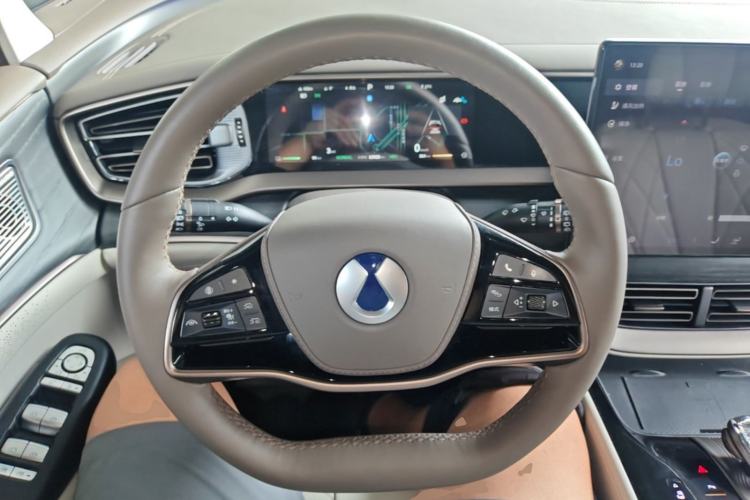 Used Denza D9 2022 DM-i 970 Four-Wheel Drive Prestige Model Steering Wheel