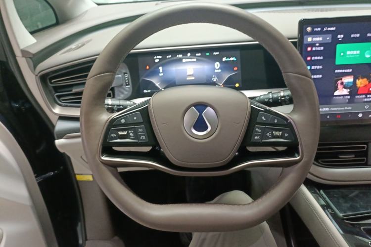 Used Denza D9 2022 DM-i 970 Four-Wheel Drive Flagship Model Steering Wheel