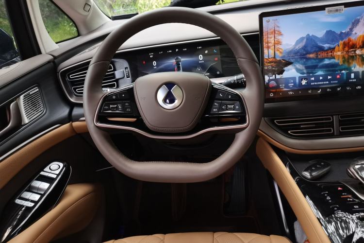 Used Denza D9 2022 DM-i 970 Four-Wheel Drive Flagship Model Steering Wheel