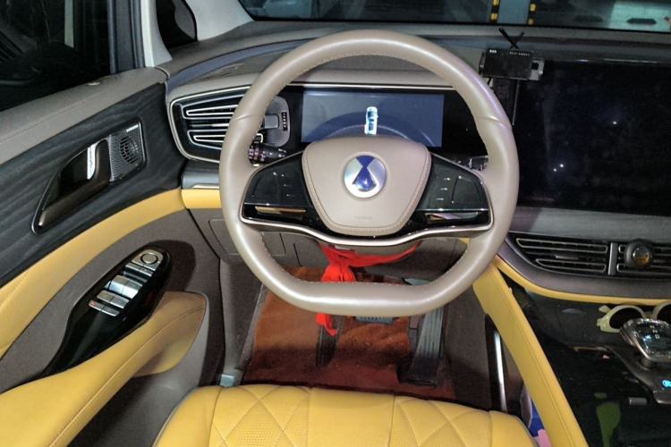 Used Denza D9 2022 DM-i 970 Four-Wheel Drive Prestige Model Steering Wheel
