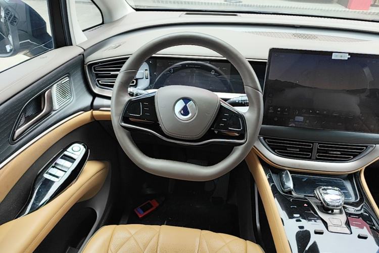 Used Denza D9 2022 DM-i 970 Four-Wheel Drive Prestige Model Steering Wheel